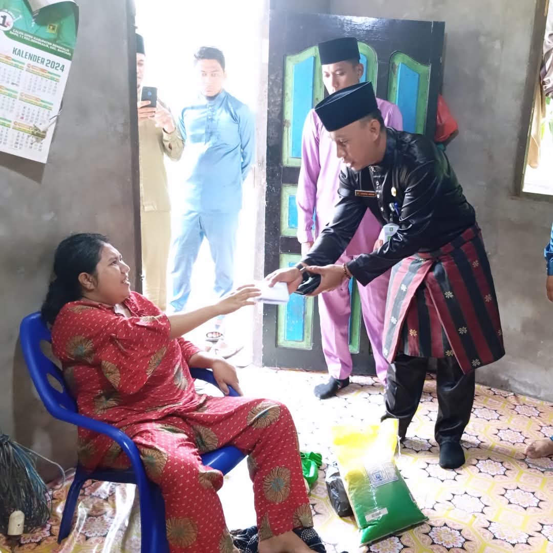 PEMERINTAH DESA BANTAN TUA BERSAMA UPZ DESA BANTAN TUA MENYALURKAN BANTUAN 